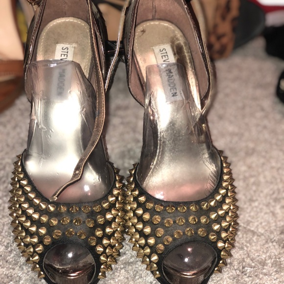 High heels - Picture 2 of 4